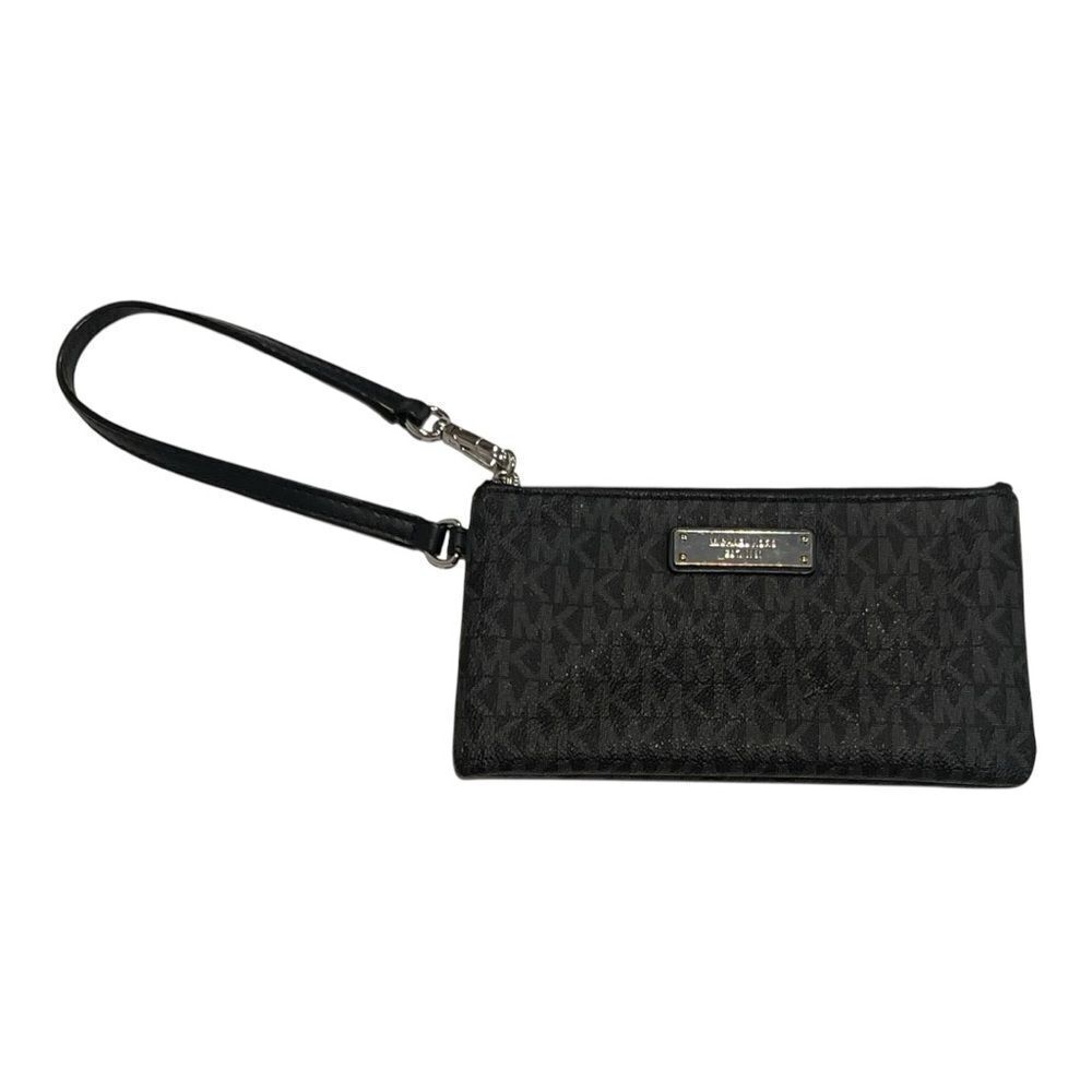 EUC Michael Kors Two Tone Black Signature
Wristlet Wallet